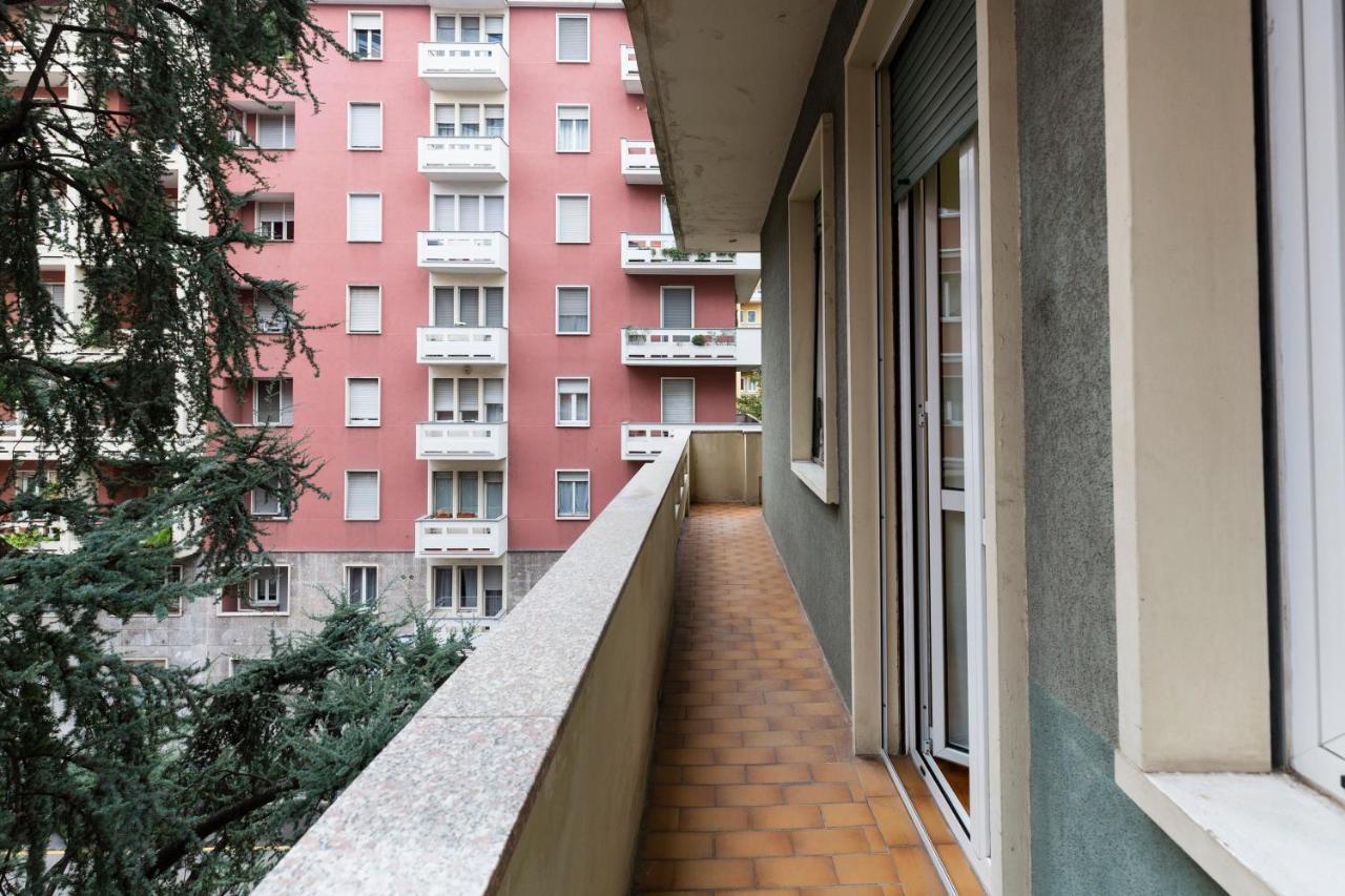 Living Isola Appartement Milaan Buitenkant foto